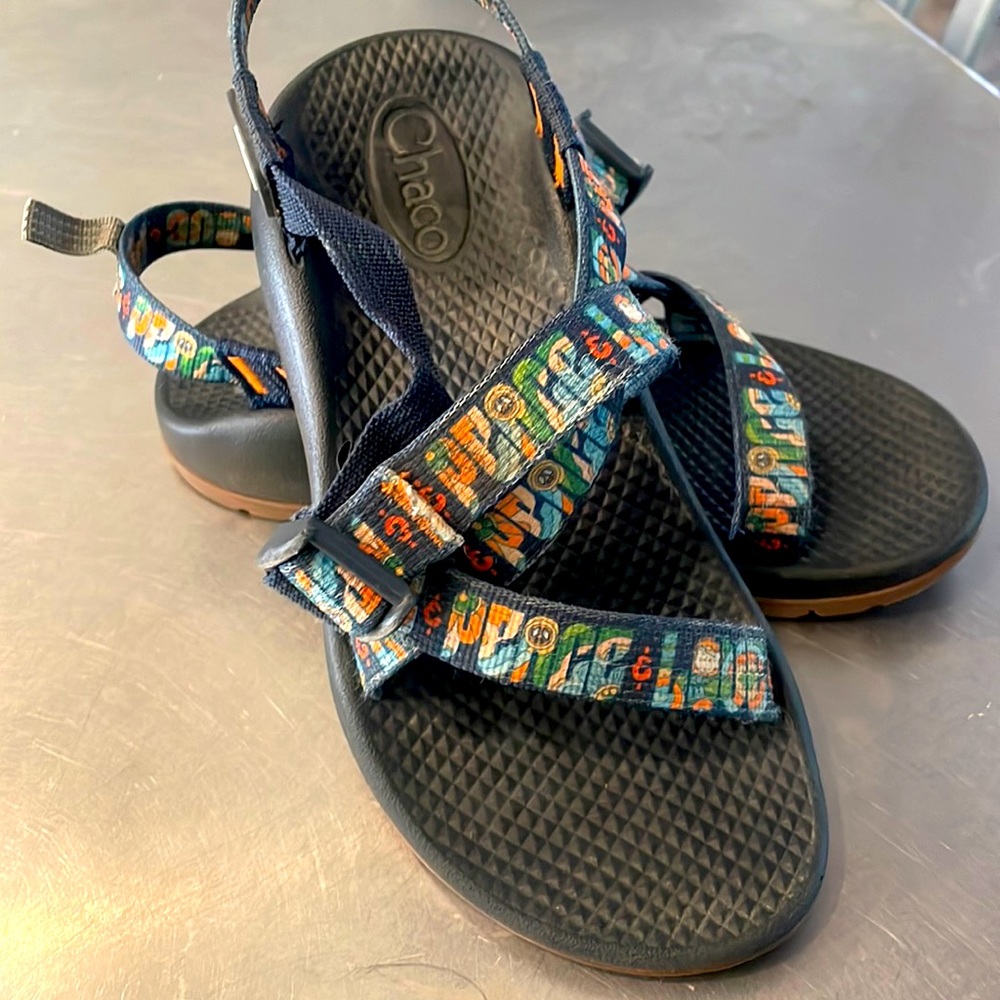 Girls Chacos size 3